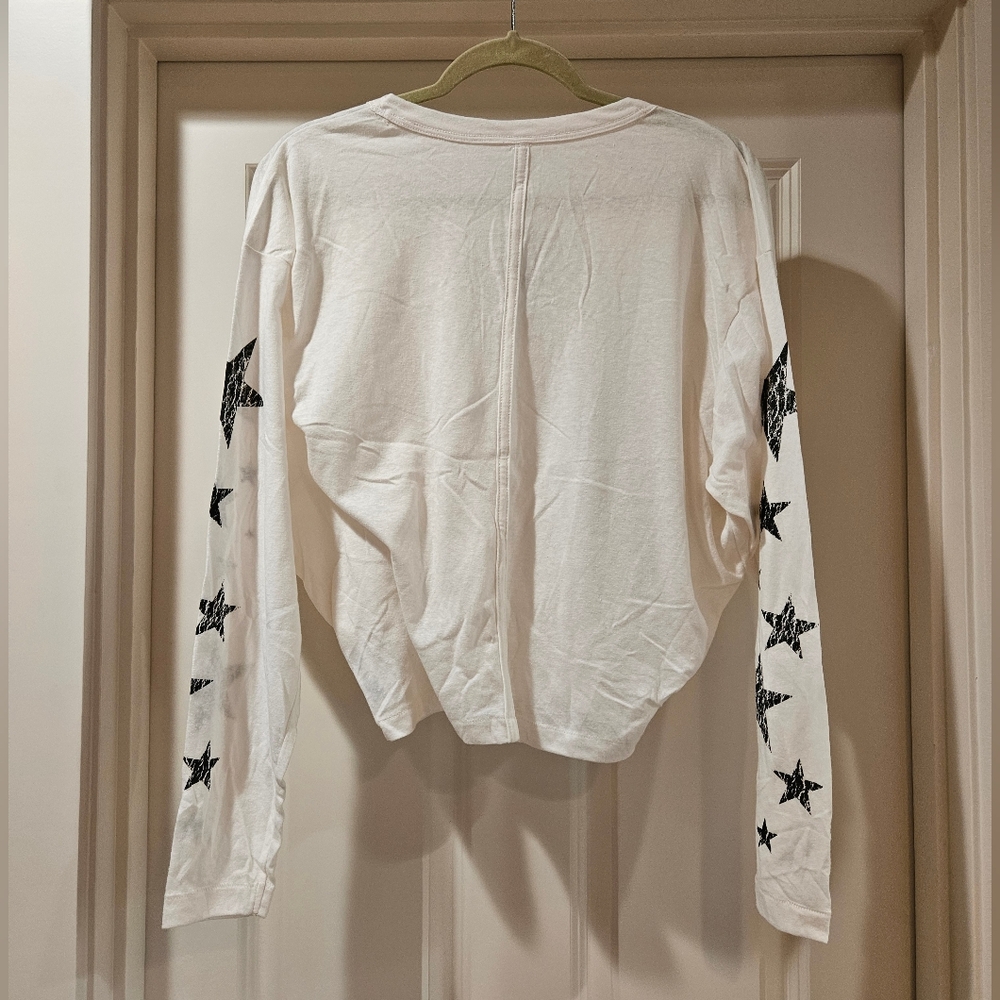 Free People Melrose Graphic Tee Long Sleeve ScoopNeck Crackle Stars XS White NWT - Picture 4 of 15